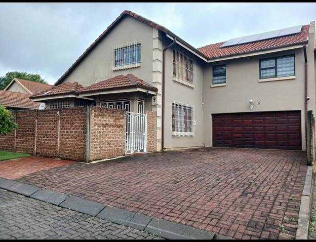 4 BEDROOM HOUSE FOR SALE IN POMONA